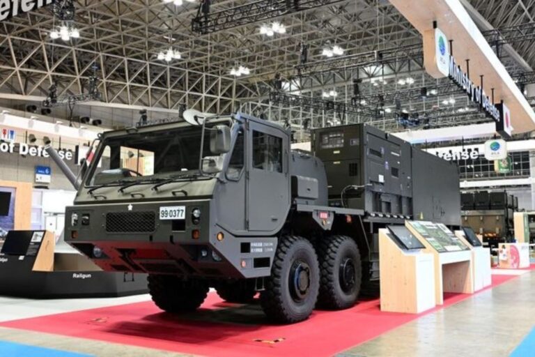 日本在 DSEI 2025 上利用移动激光武器增强反无人机能力