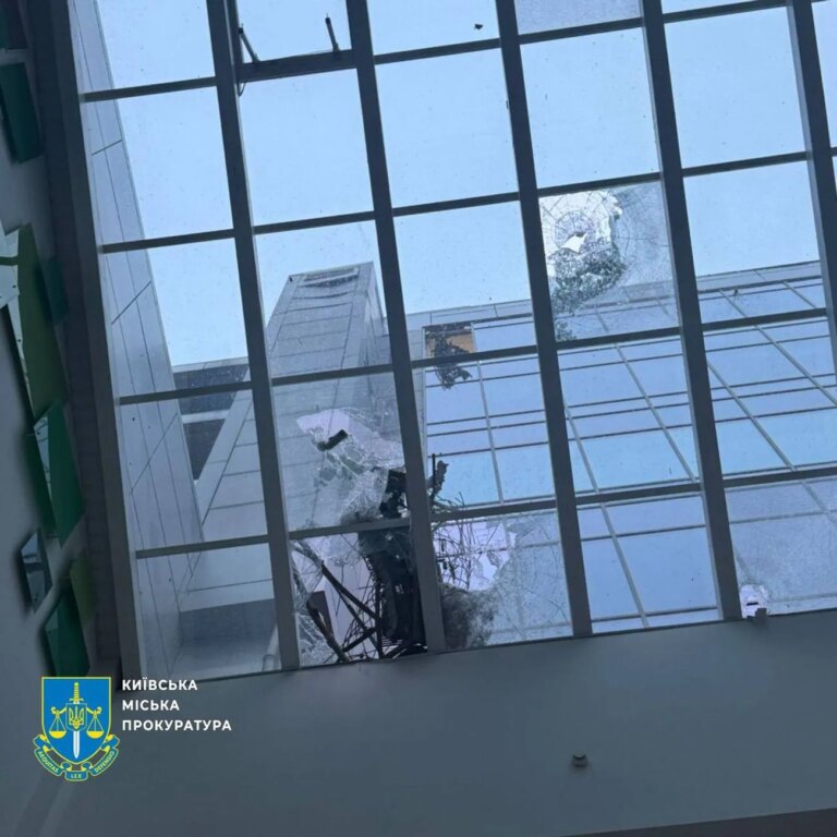 俄罗斯对基辅的袭击已经影响了五个地区：一个商业中心被破坏