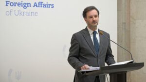 乌克兰仍然没有收到俄罗斯的“备忘录”，而是俄罗斯在两周内发射了 120 枚导弹和 1,500 架无人机