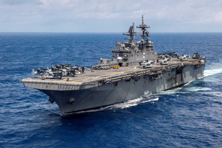 美国海军对美国海军两栖攻击舰进行现代化改造，以提高航空打击能力