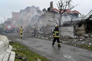 俄罗斯对乌克兰发动战争中规模最大的空袭，造成至少 12 人死亡