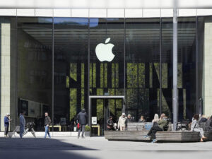 Apple 将向开发人员开放其 AI 模型：报告
