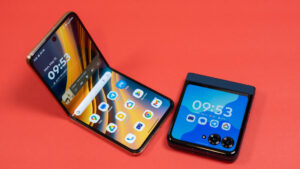 摩托罗拉 Razr 和 Razr Ultra （2025） 评测：酷得要命，但 AI 太多了