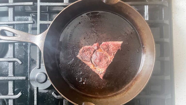 喜欢您的铸铁煎锅吗？以下是你永远不应该在里面烹饪的 4 种食物