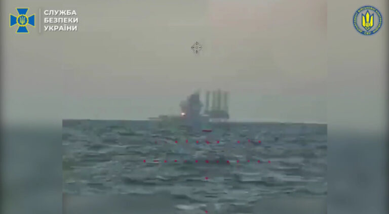 安全部门称无人机二人组拆除了俄罗斯黑海监视雷达站