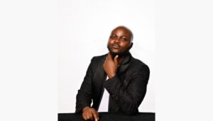 我们用摄影来构建认知，讲述更深层次的品牌故事 — Adebayo