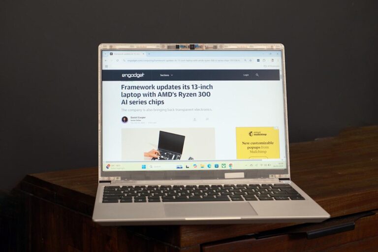 配备 AMD Ryzen AI 13 的 Framework Laptop 2025 (300) 评测:通常的迭代升级
