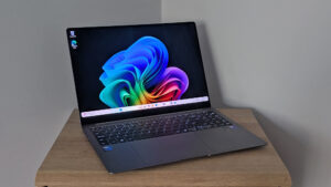 三星 Galaxy Book 5 Pro 评测：年度最佳 Windows 笔记本电脑之一