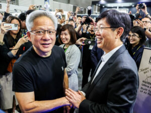 英伟达老板将美国对中国的芯片限制称为“失败”