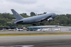 波音在停运三个月后重新开始向美国空军交付 KC-46A 飞马加油机