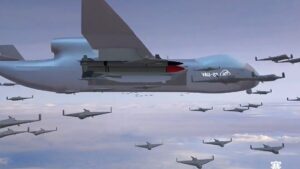 中国的无人机母舰：翼展 82 英尺的武器飞机可以飞行 12 小时，并“在几秒钟内发射 100 架神风敢死队无人机”