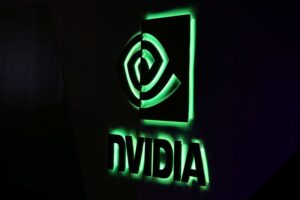 据《金融时报》报道，甲骨文将为 OpenAI 的美国数据中心购买价值 400 亿美元的 Nvidia 芯片