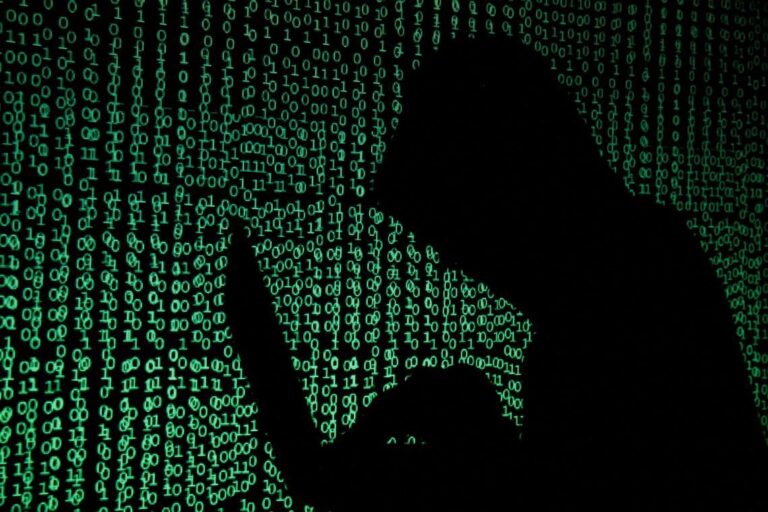 马来西亚警方称，年轻人沉迷于 AI 儿童色情片