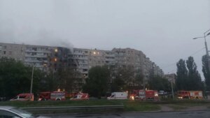 在基辅，敌人袭击造成 5 人受伤，无人机碎片落在一栋住宅楼和一家超市上