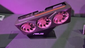 华硕在 Computex 上推出 Noctua 三风扇 RTX 5080、新的外部 GPU 扩展坞等