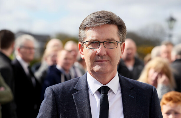“全是谎言”：丹尼尔·奥唐纳 （Daniel O’Donnell） 揭露了人工智能生成的关于他自己和家人的虚假故事