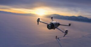 毕竟，DJI Mavic 4 Pro 在美国有点、有点可用