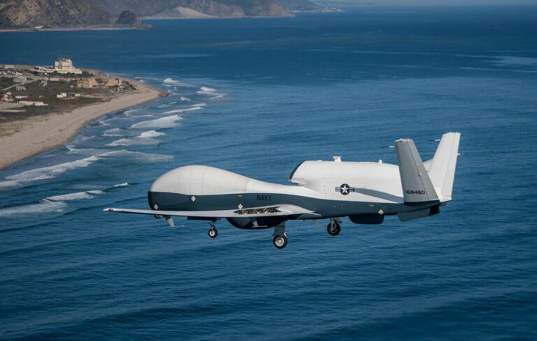 诺斯罗普·格鲁曼公司赢得 $60M 海军合同，升级 MQ-4C Triton 无人机