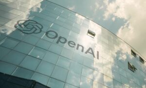 OpenAI 旨在通过“环境计算机层”提供 AI 访问，无需屏幕