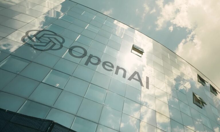 OpenAI 旨在通过“环境计算机层”提供 AI 访问，无需屏幕