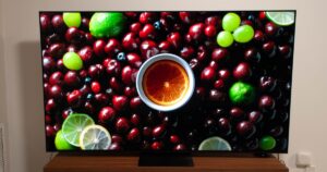TCL QM7K 评测：以实惠的价格获得令人惊叹的图像质量