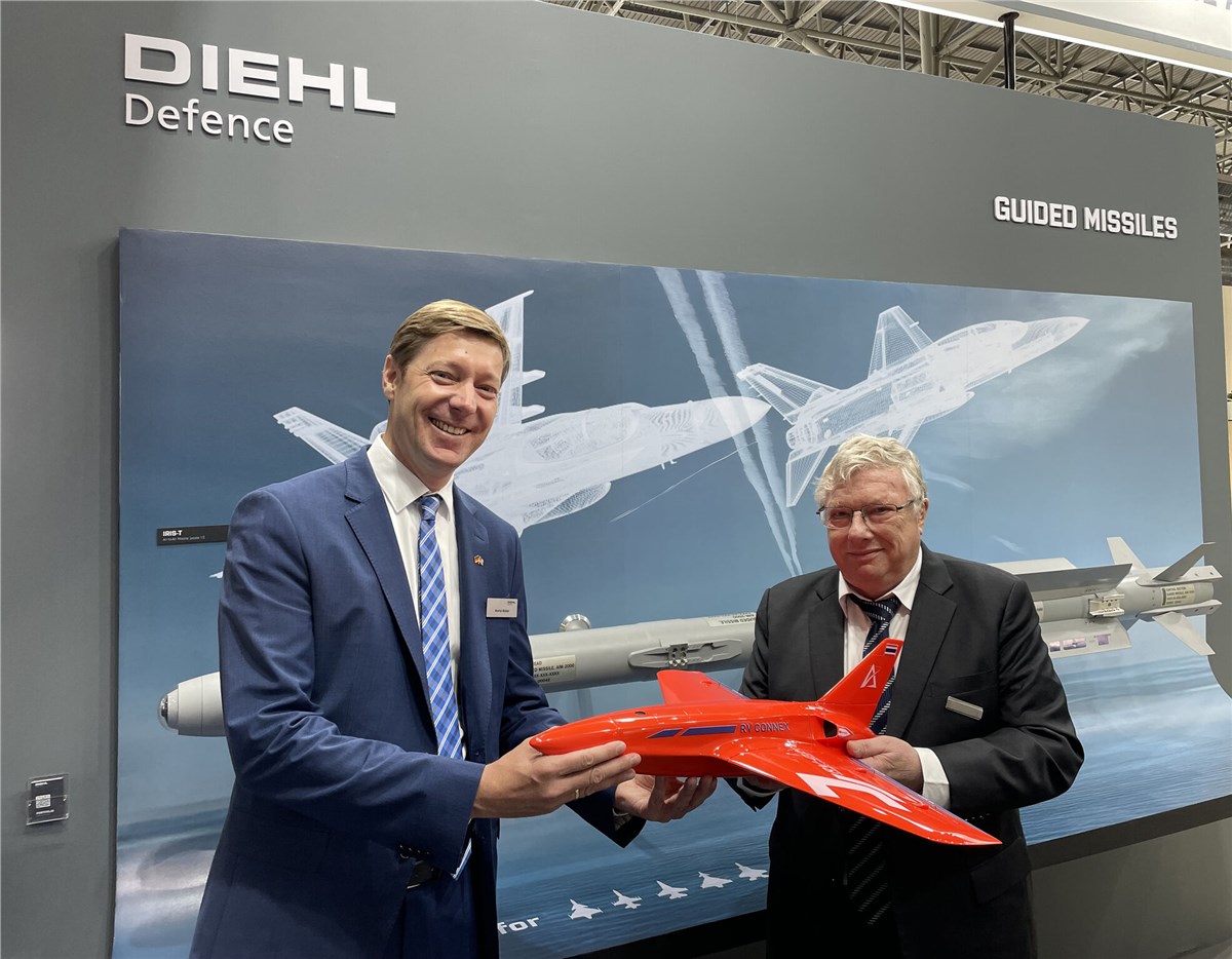 代傲防务公司（Diehl Defence）与RV Connex签署合同，为IRIS-T实弹射击提供目标无人机