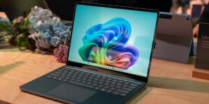 Microsoft Surface 笔记本电脑动手评测：799 美元的入门级笔记本电脑中需要的所有 AI