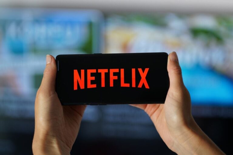 Netflix 不断创下新高：TikTok 风格的 Feed、OpenAI Search 能否推动更多增长？