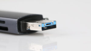 这是您现在可以购买的最大容量的 USB 拇指驱动器