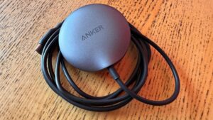 我选择这款廉价无线 iPhone 充电器而不是 Apple 的 MagSafe 型号 - 这就是原因