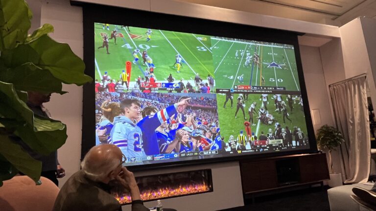 Epson QL7000 是迄今为止我测试过的最亮的投影仪 – 但 4K 投影仪需要多亮呢？