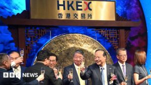 全球最大的电动汽车电池制造商首次亮相时股价上涨
