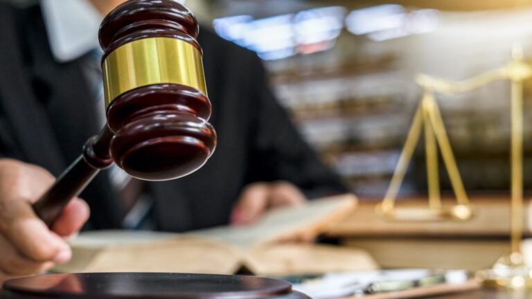 男子承认使用恶意 AI 软件入侵迪士尼员工