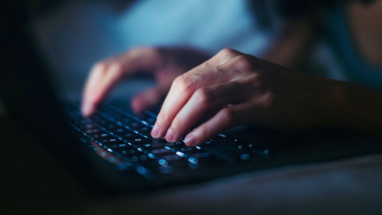 如何免费制作和运行自己的 AI 模型