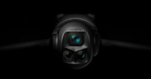 DJI 取笑了一款带有旋转三摄像头系统的新无人机