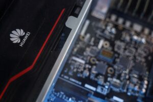 马来西亚在美中科技紧张局势中撤回华为人工智能项目