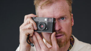 Fujifilm 的 X half 是一款小型复古紧凑型产品，非常注重古怪的胶片摄影功能，我喜欢它