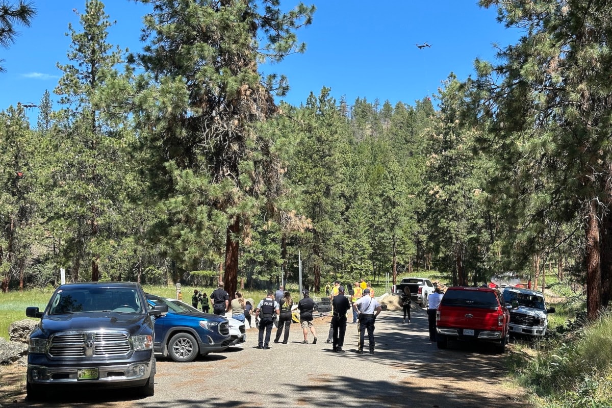 视频：基洛纳消防员检查无人机技术