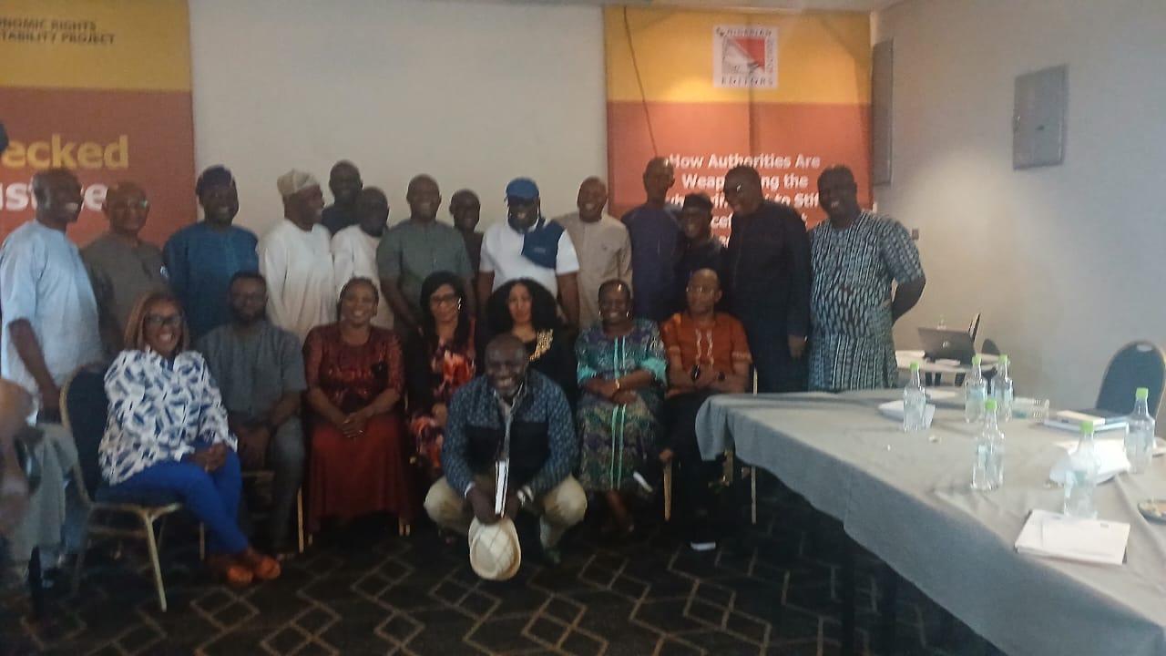 新闻自由日：联合国、国际残奥委会和 MRA 呼吁负责任地使用人工智能