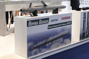 FEINDEF 2025 – Aertec 和 Instalaza 为空射无人机提供弹药