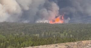 水轰炸机在弗林弗隆地区因无人机干扰而停飞