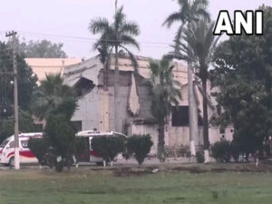 “无人机袭击摧毁了清真寺的行政办公室”，巴基斯坦的Muridke当地人在Sindoor Operation After之后说