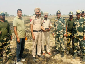 BSF 从旁遮普边境追回手枪零件、无人机和海洛因包