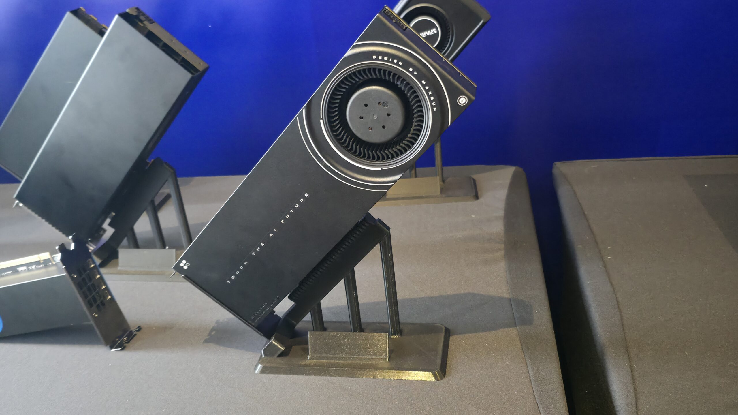 明汕推出 Intel 双 GPU Battlemage 显卡，配备 48GB GDDR6 显卡，与 Nvidia 和 AMD 竞争