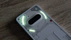 官方的 Nothing Phone 3 预告片刚刚到来，尽管它可能会放弃一个标志性功能