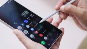 Galaxy S25 Ultra 并不是三星 2025 年初最畅销的手机