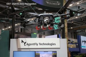 捷克 AgentFly 在 IDET 2025 上展示用于前线补给和 ISR 的 Gorgon X8 战术无人机