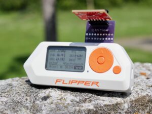 这个附加模块将 Flipper Zero 变成袖珍紫外线扫描仪