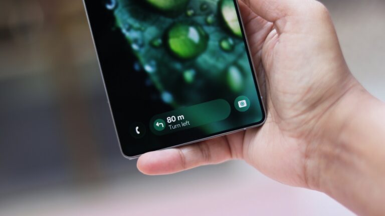 正如预期的那样，One UI 8 Now Bar 与 Android 16 的实时更新集成