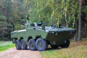 新型 Volat V2 8x8 APC 在白俄罗斯服役，以减少对俄罗斯制造装甲车的依赖